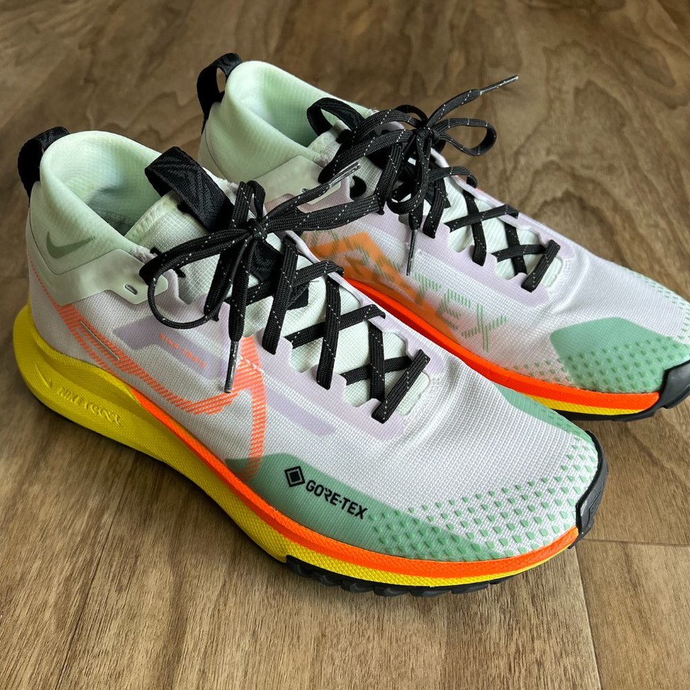 Nike Pegasus Trail 4 Gore-Tex Sneakers, Size 8